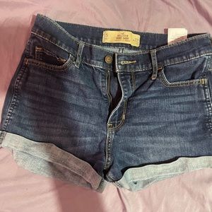 Size 5 Hollister Jean shorts
